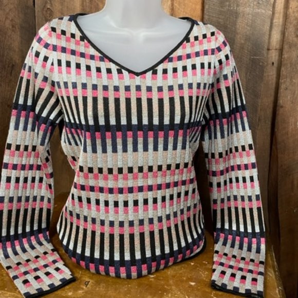 Carlisle New York NWOT Metallic Long Sleeved V-Neck Sweater - Size X-Small - Picture 2 of 11